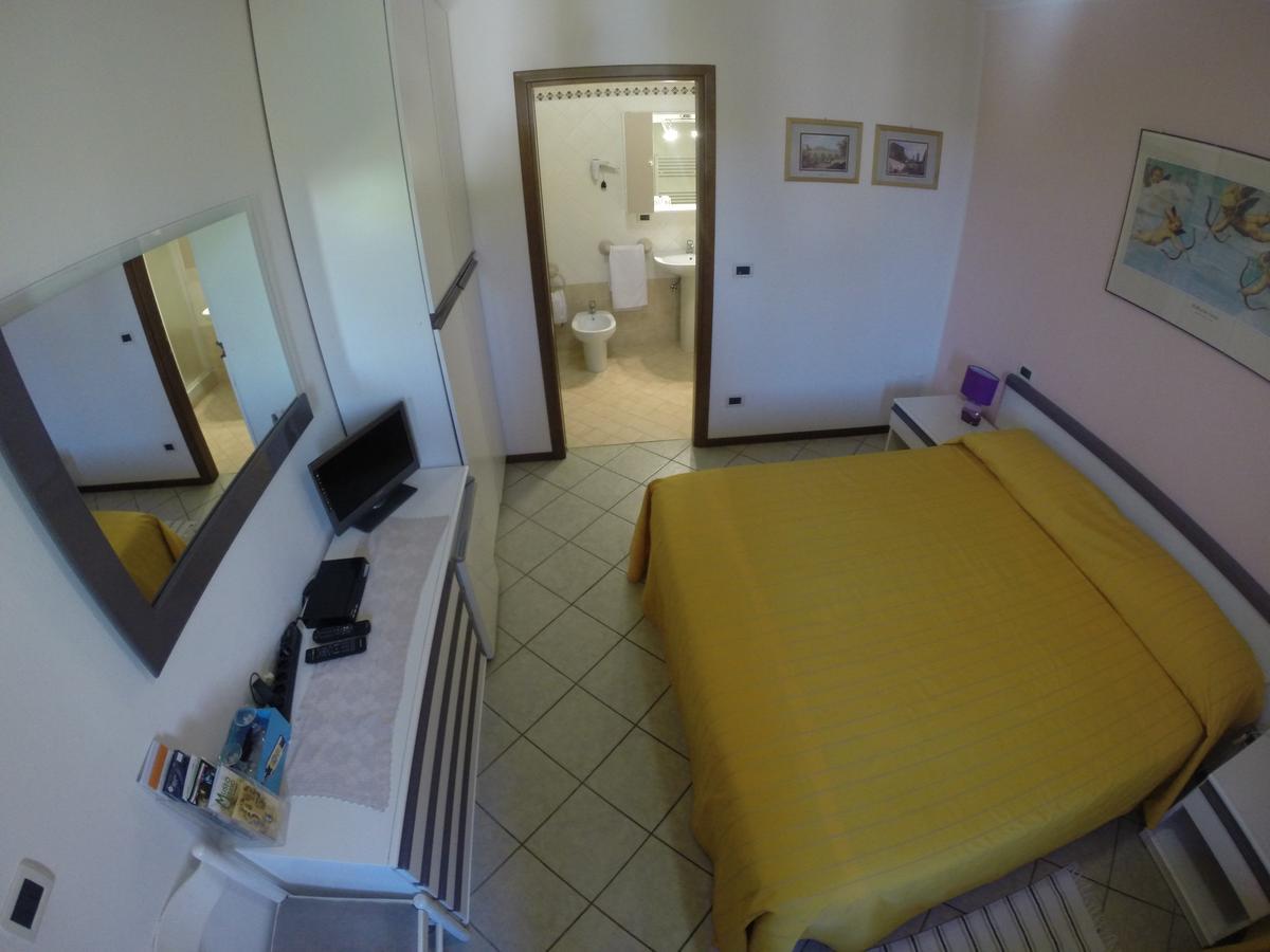 Il Prato Panzió Predappio Szoba fotó